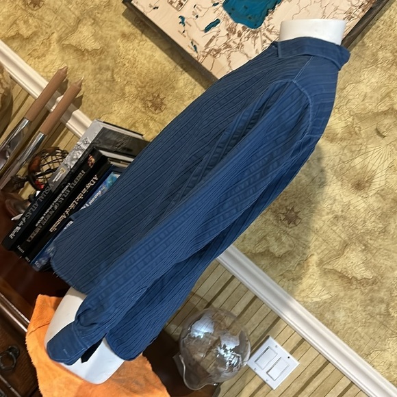 Duke’s Button Down. XL - Picture 2 of 9